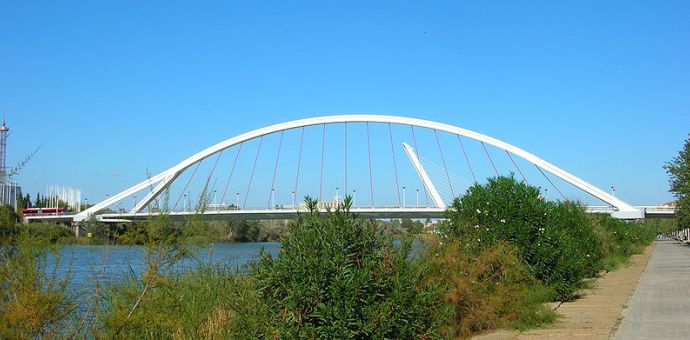 Puente de la Barqueta - <a href='http://es.wikipedia.org/wiki/Archivo:Pont_de_la_Barqueta.jpg' target='_blank' rel='nofollow'></a>