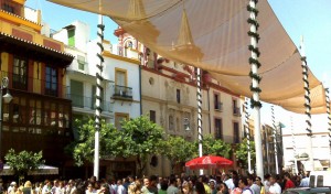 Plaza del Salvador durante la temporada de verano en Sevilla.