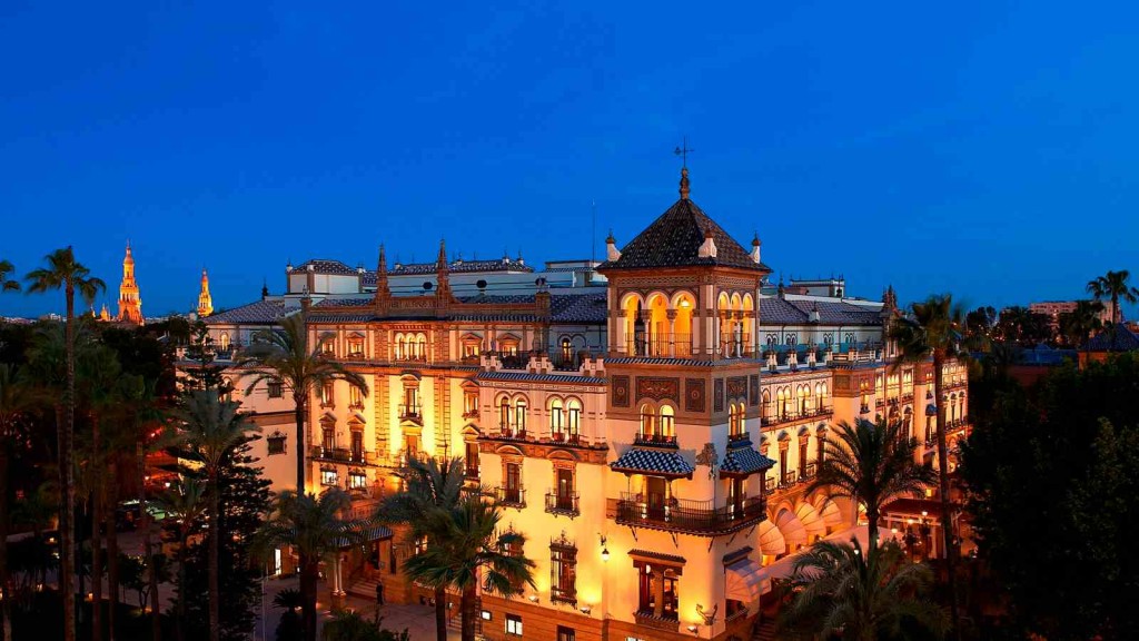 Hotel Alfonso XIII durante el otoño en Sevilla